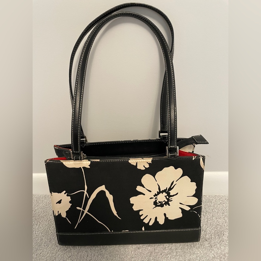 Adorable Black and White Floral Handbag